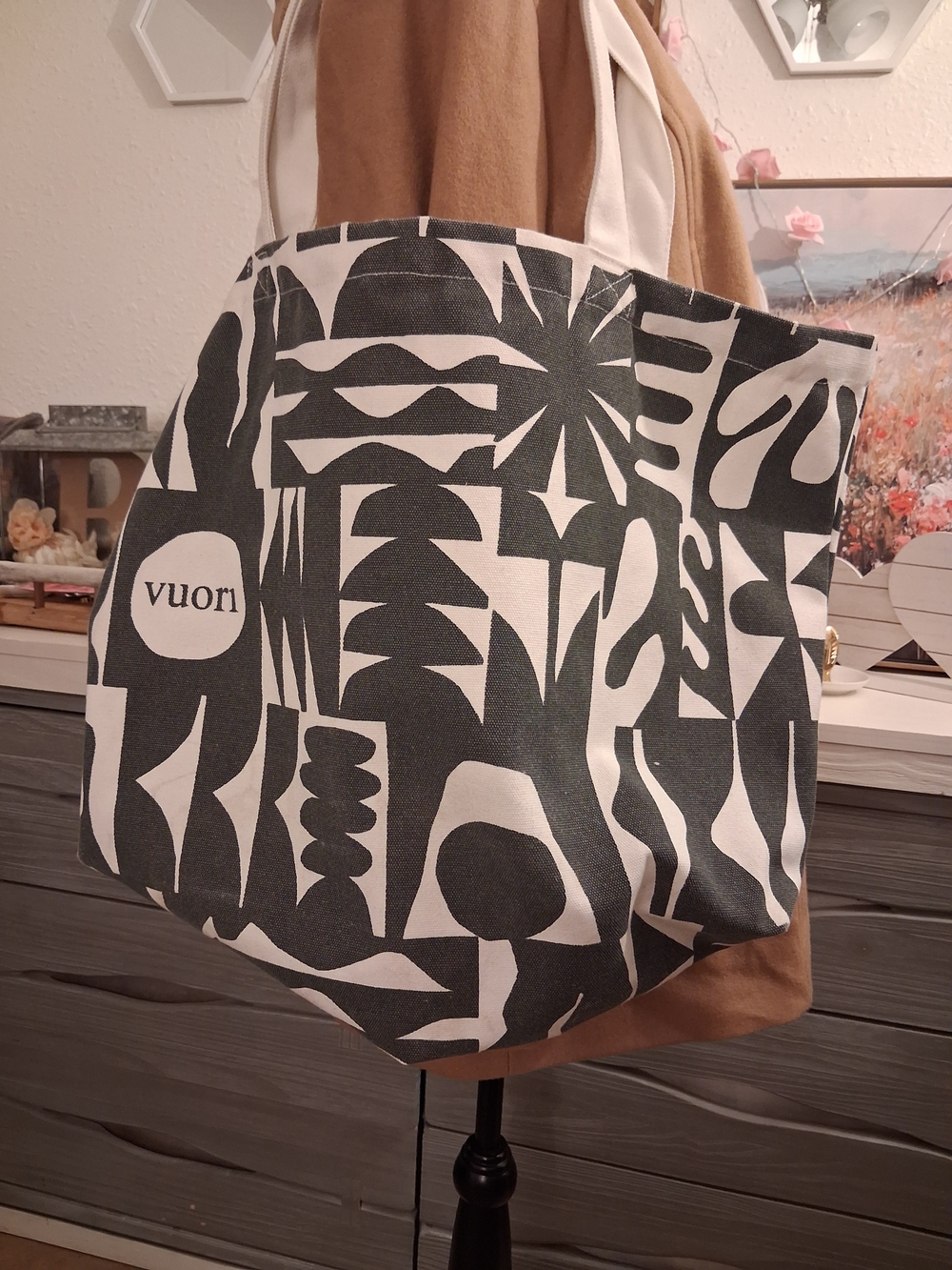 Vuori Monochrome Abstract Pattern Tote - Black & White